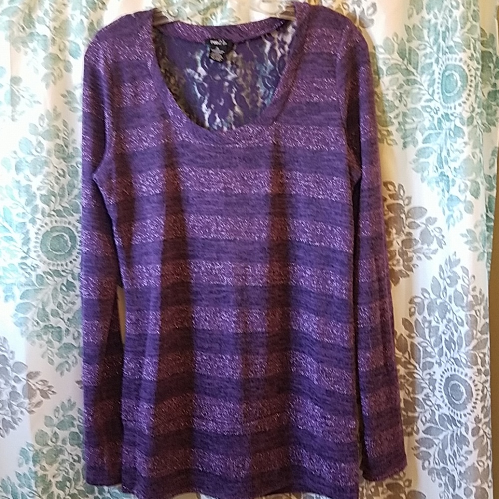 Rue 21 sz XL, sweater with lace back
